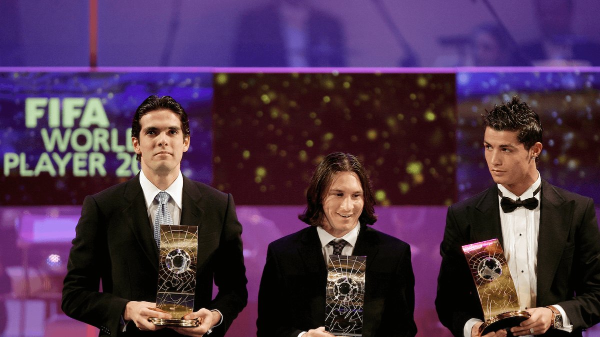 2007 blev Messi utsedd till tredje bäst i världen. Bara slagen av Kaka och Cristiano Ronaldo. Kaka har senare sagt att han var den sista människan som vann utmärkelsen (för att Messi och Ronaldo är från en annan planet). 