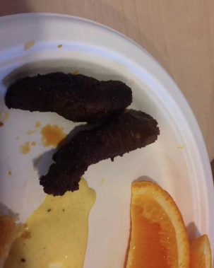Den här ćevapčićin fick eleven Dominique Moss till lunch på Kungsholmen Västra Gymnasium i Stockholm. Ska det föreställa den saftiga köttfärsrätten från Balkan eller något helt annat? Den här ćevapčićin fick eleven Dominique Moss till lunch på Kungsholmen Västra Gymnasium i Stockholm. Ska det föreställa den saftiga köttfärsrätten från Balkan eller något helt annat?