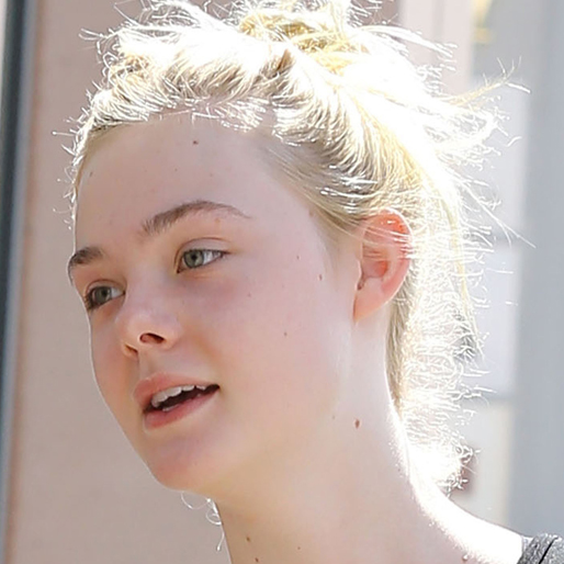 Skådespelerskan Elle Fanning på väg till gymmet utan smink. Skådespelerskan Elle Fanning på väg till gymmet utan smink.
