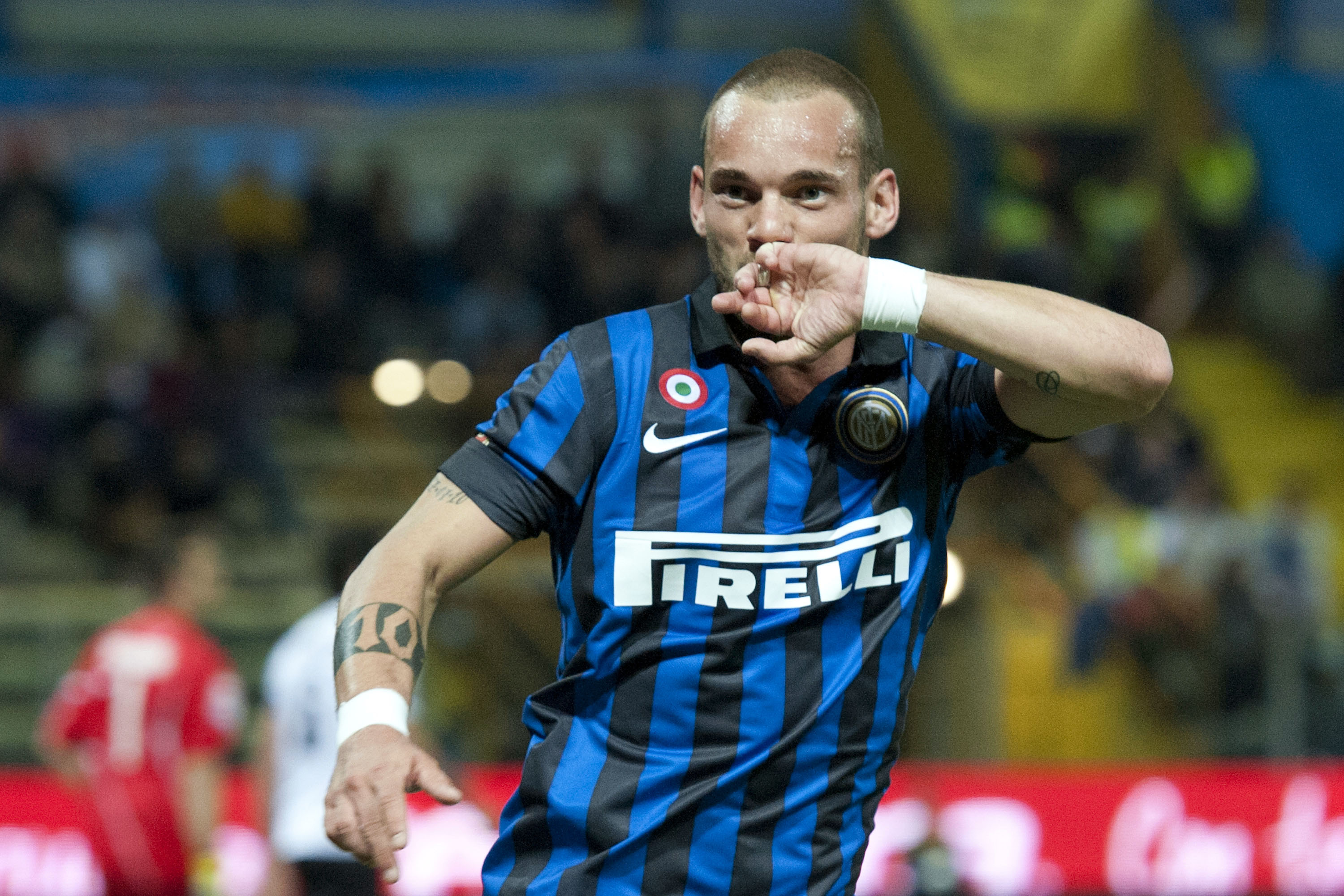 ...peppat Inter som bara har tre poäng upp till Udinese och Napoli på platserna till Champions League. 