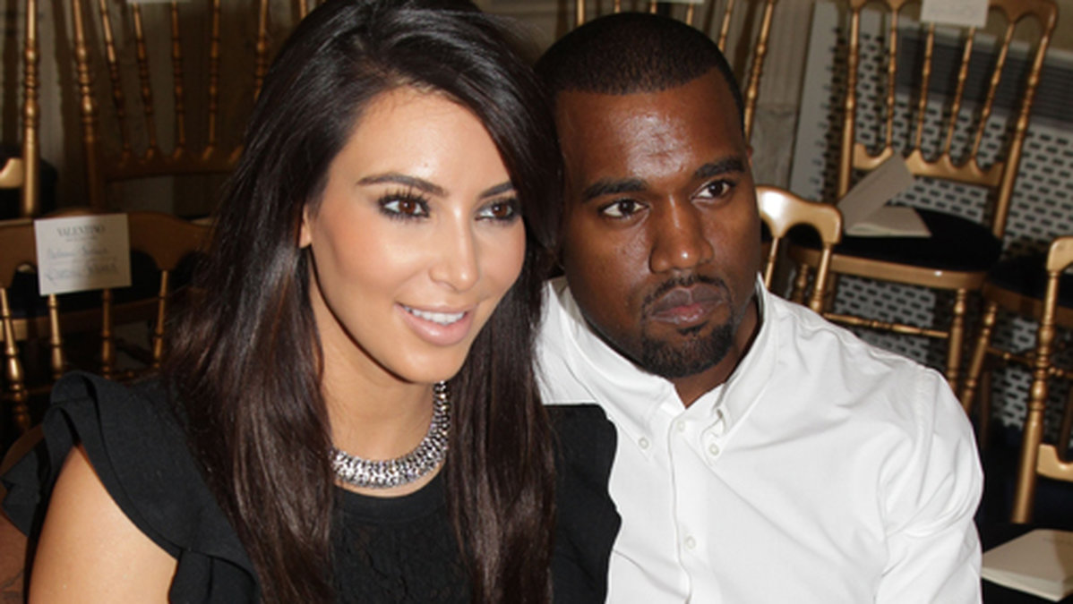 Så här lycklig är Kim nu, med Kanye West vid sin sida. 
