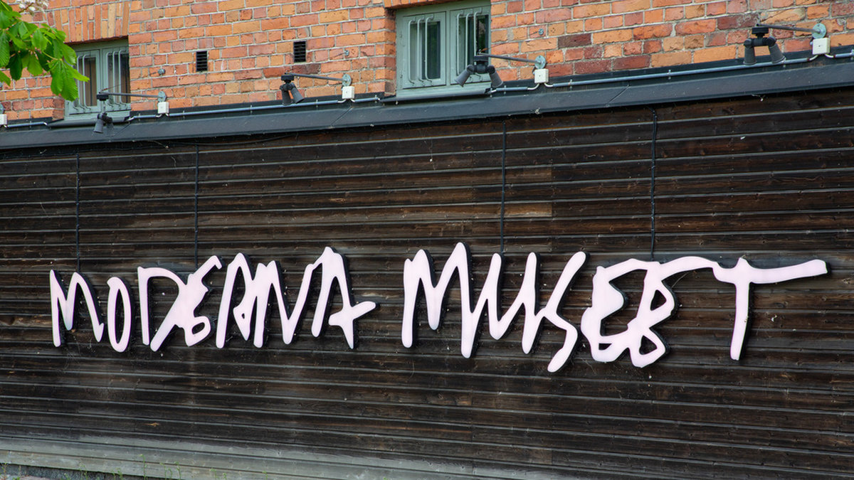 Moderna Museet i Stockholm förlorade cirka 100 000 besökare när den fria entrén drogs in.