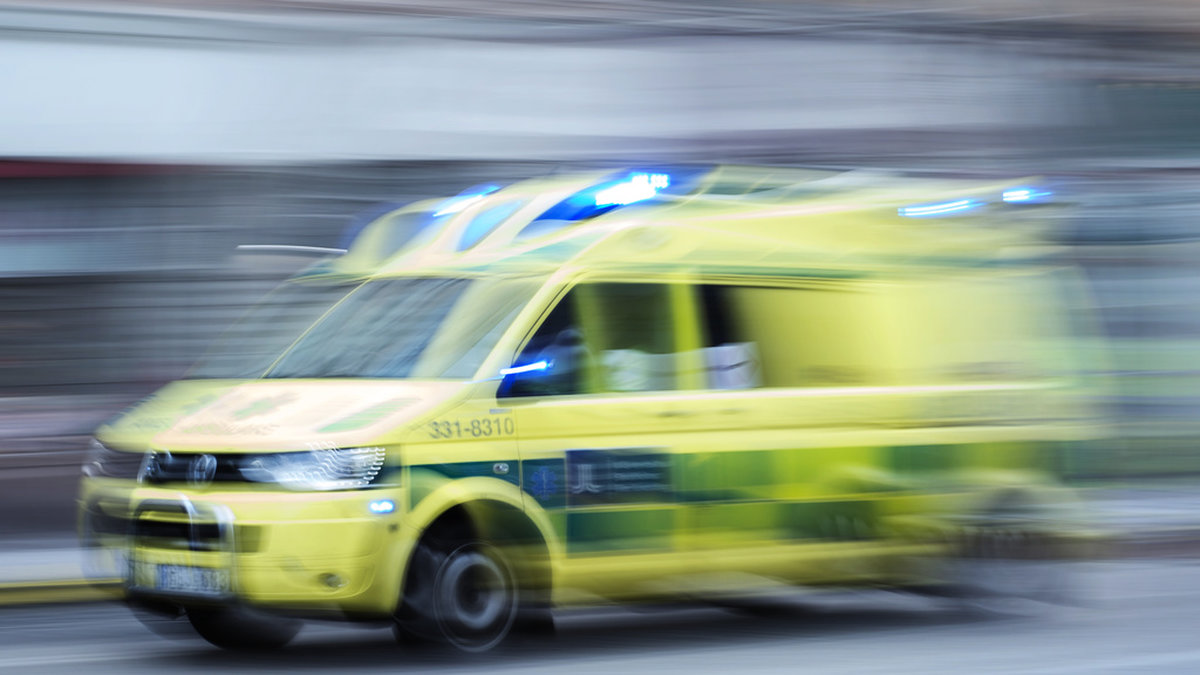 Nyinköpta hjärtstartare har vid fem olika tillfällen visat sig vara ur funktion i skånska ambulanser. Arkivbild.