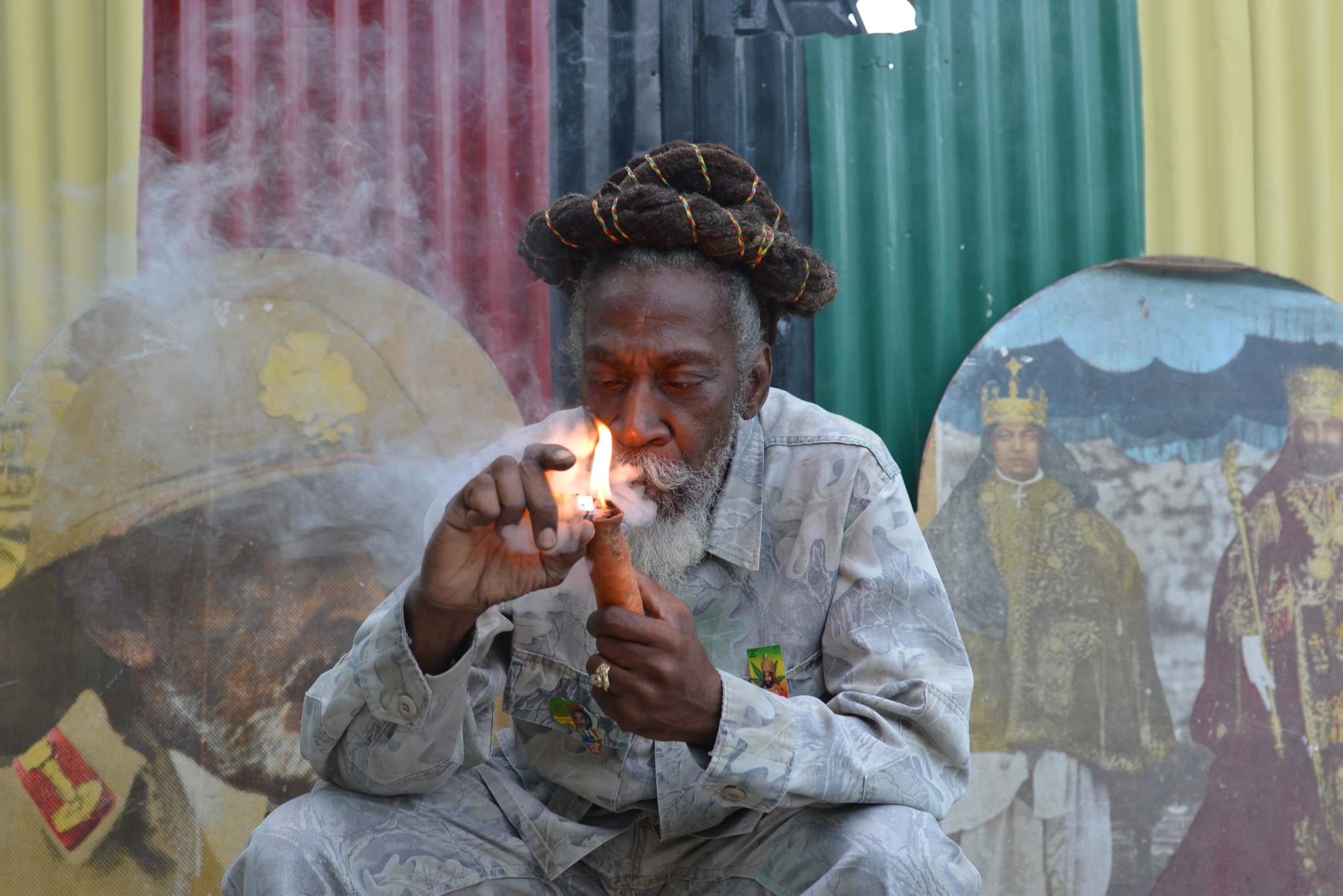 Marijuana är vanligt och det är ingen hemlighet att Bob Marley använde drogen. Marijuana är vanligt och det är ingen hemlighet att Bob Marley använde drogen.