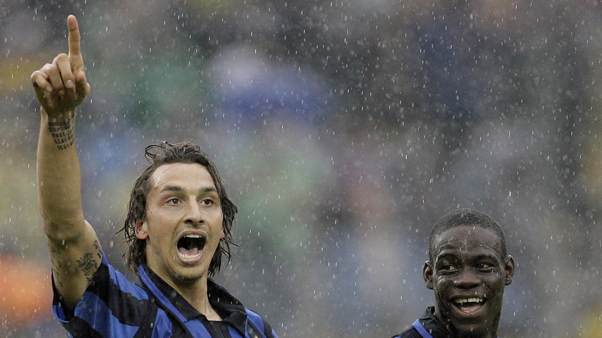 Zlatan rekommenderar City att "älska" hans gamla lagkamrat i Inter, Mario Balotelli.