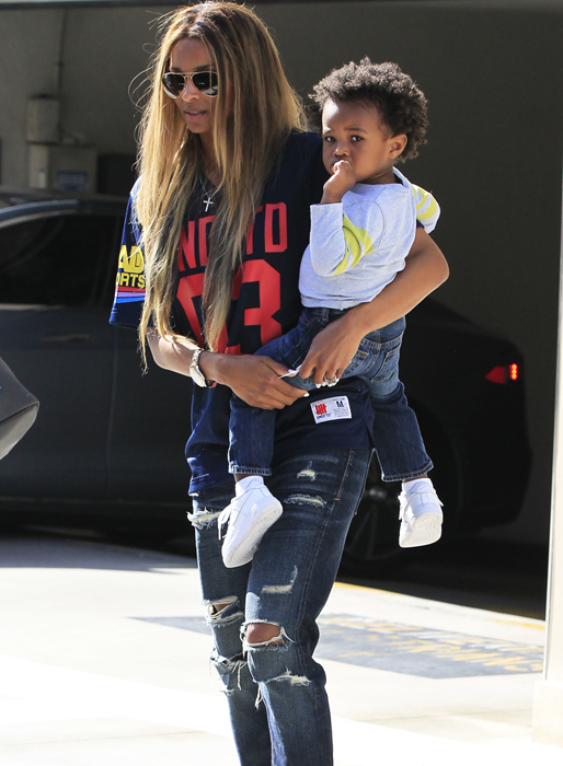 Ciara med sonen Future Wilburn i Beverly Hills. Ciara med sonen Future Wilburn i Beverly Hills.
