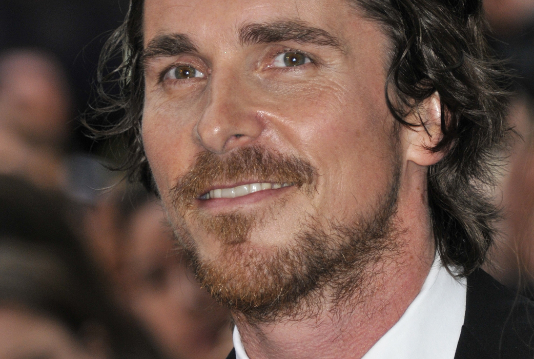 2. Christian Bale, 38, kniper en solklar andraplats på listan efter att återigen ha räddat Gotham city i Batman the dark night rises. Så snygg! 2. Christian Bale, 38, kniper en solklar andraplats på listan efter att återigen ha räddat Gotham city i Batman the dark night rises. Så snygg!
