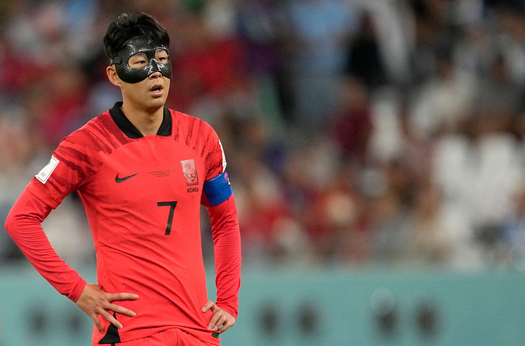 Son Heung-Mins Sydkorea spelade oavgjort, 0–0, mot Uruguay i VM-premiären.