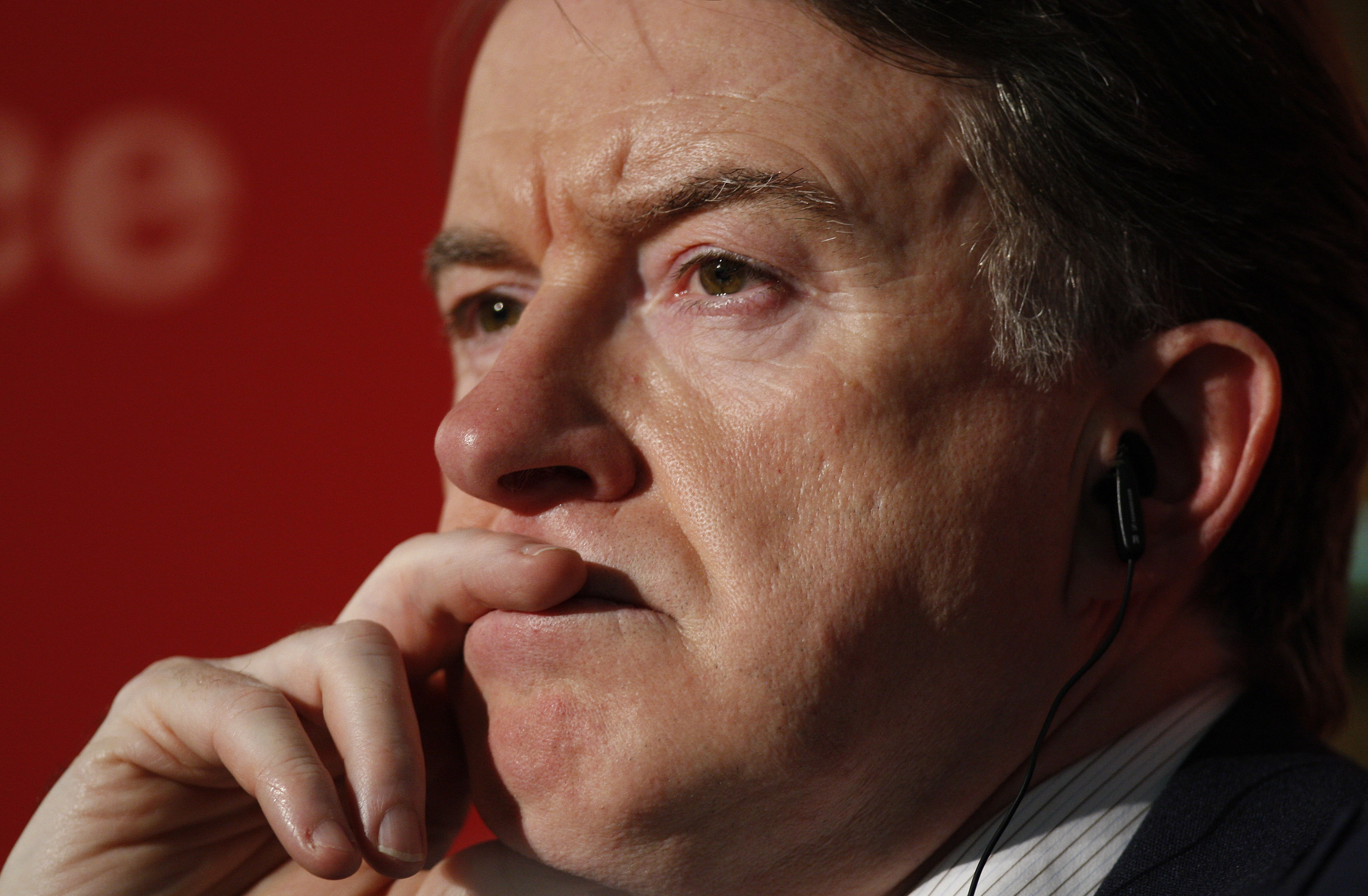Storbritanniens näringsminister Peter Mandelson lovar att regeringen nu ska agera skyndsamt för att förbjuda drogen.