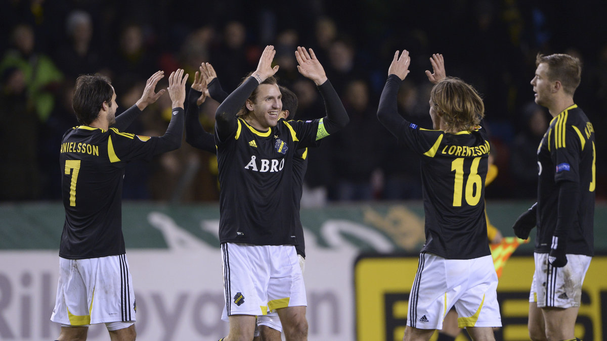 Och AIK vann med 2–1 mot PSV.