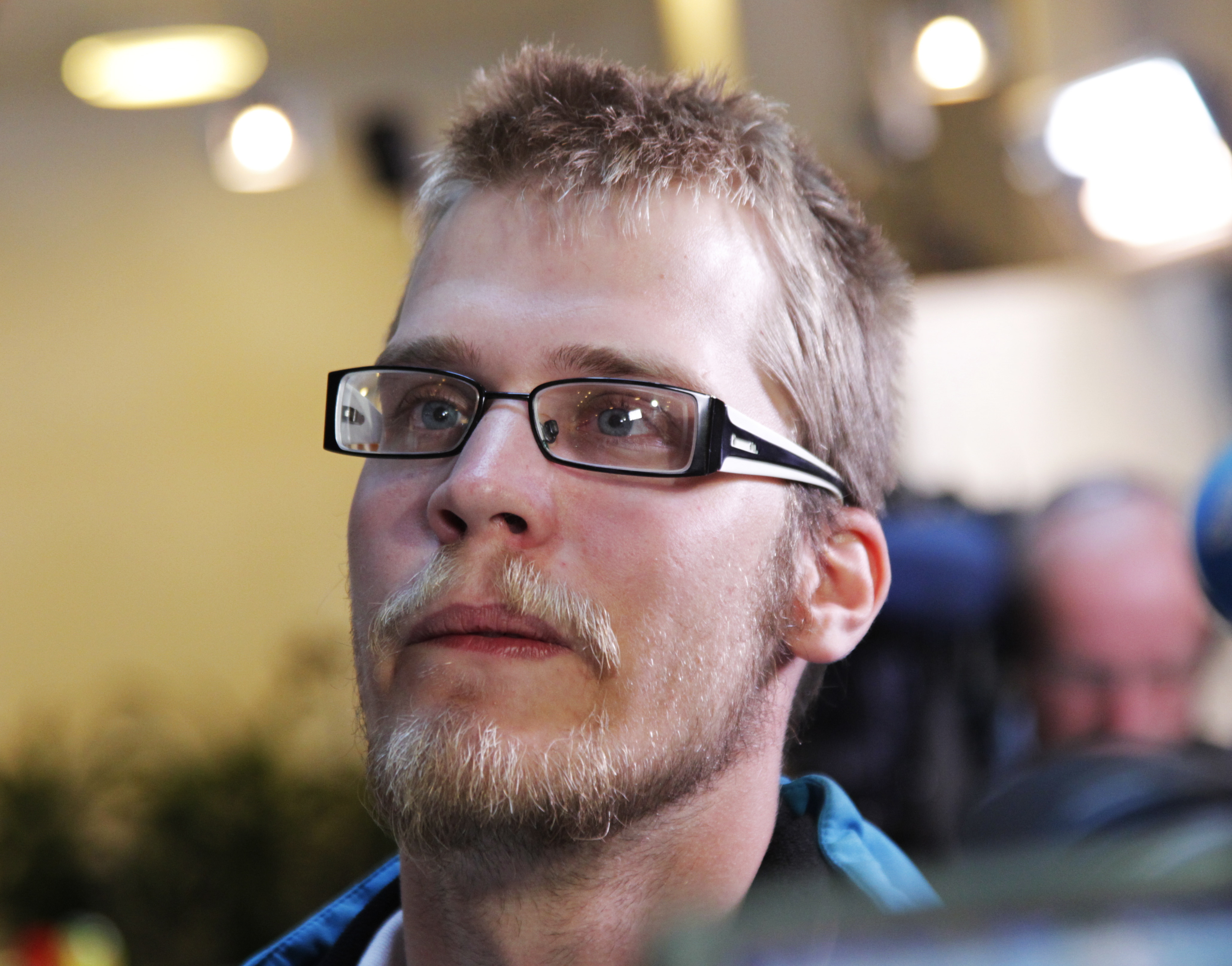 Simen Brænden Mortensen var den som släppte på Breivik på färjan till Utöya. Han vittnade under torsdagen.