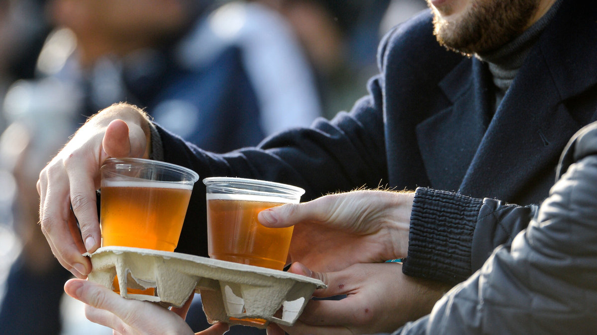 Öl är en vanlig syn på Allsvenska matcher.