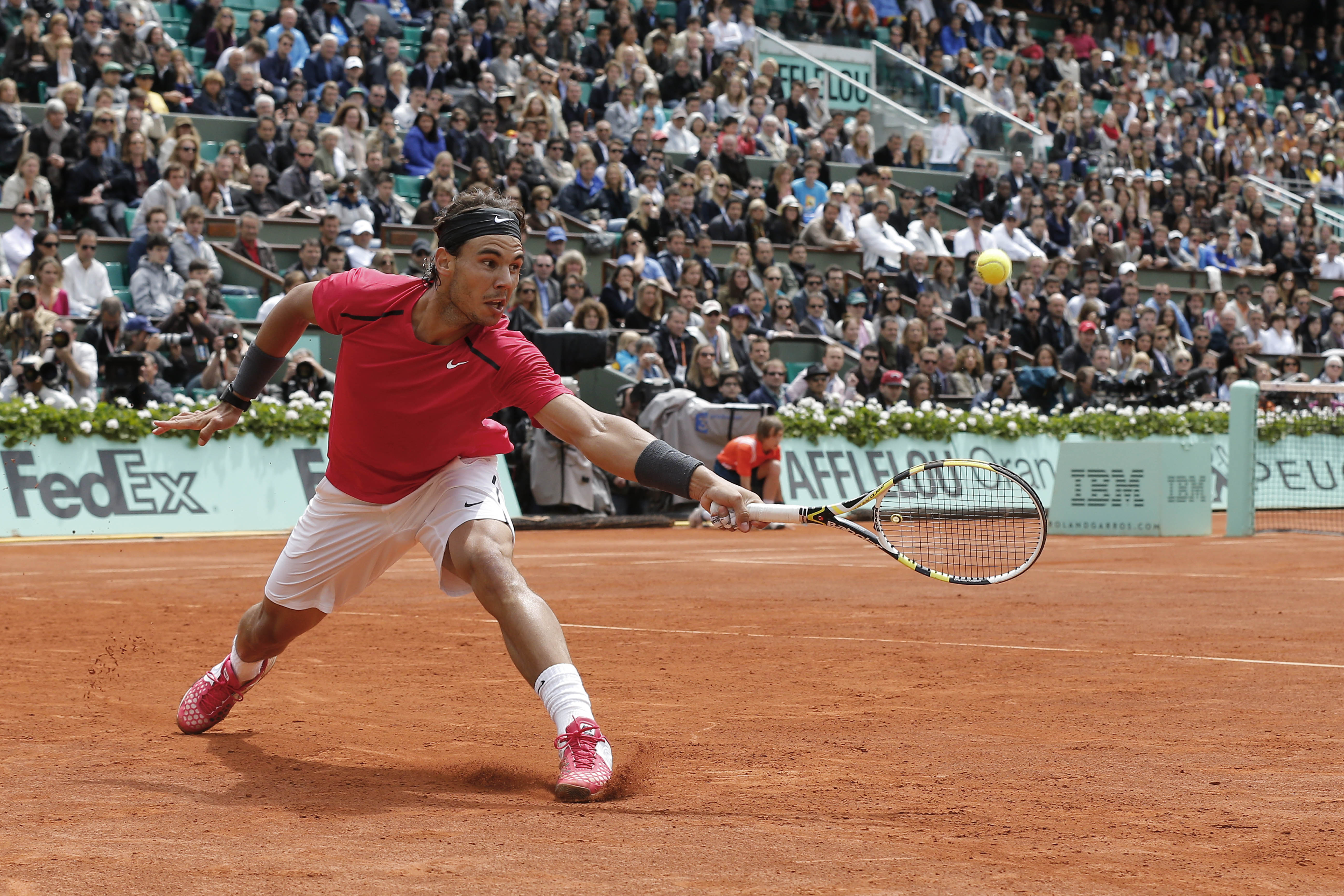 Men det tog lång tid för Nadal att vinna matchen. Men det tog lång tid för Nadal att vinna matchen.