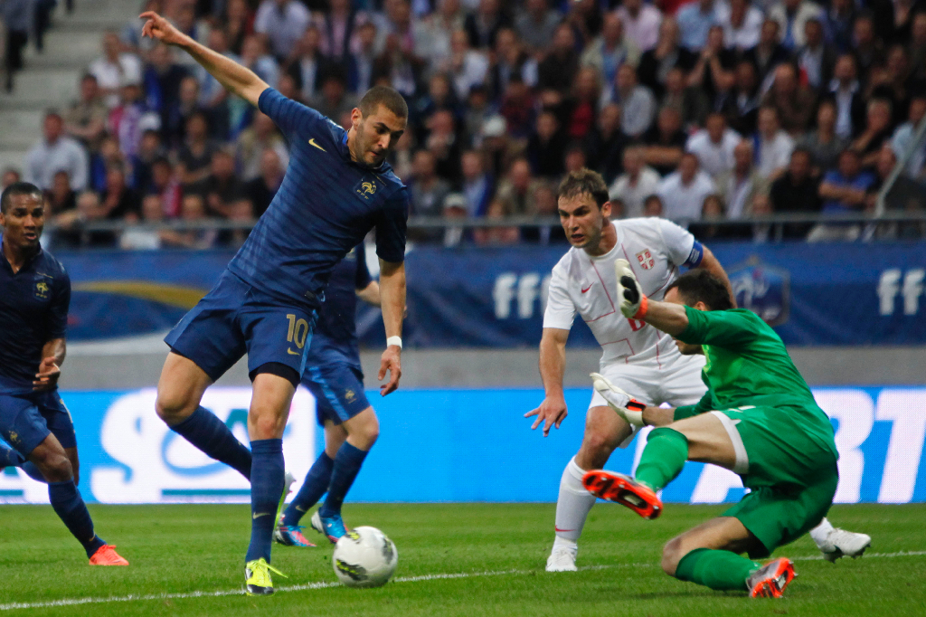 Karim Benzema spelade fram till Florent Maloudas 2-0-mål.
