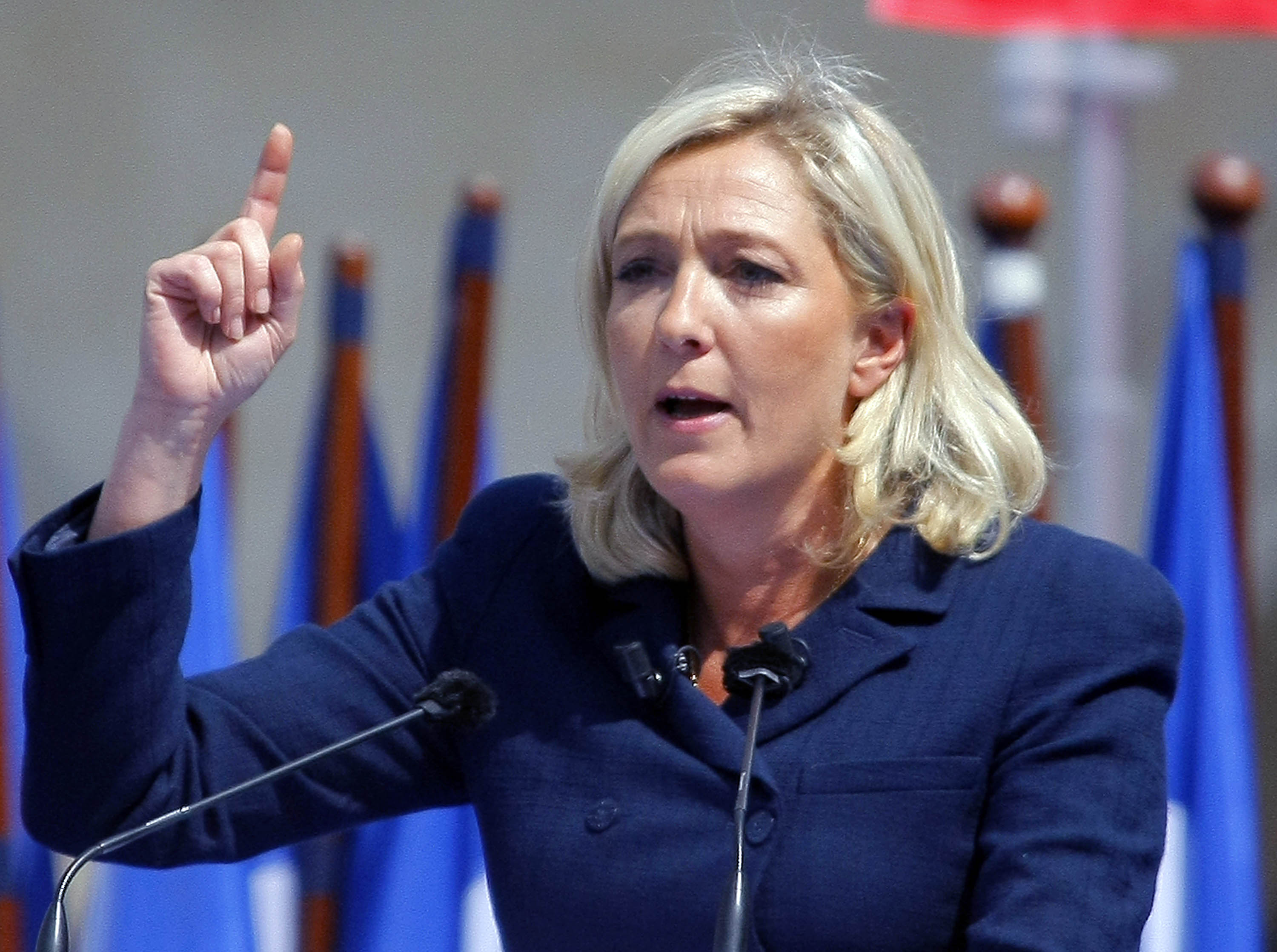 Marine Le Pen sparkade ut Jacques Coutela efter ett kallat Breivik för "den främste försvaren av väst".