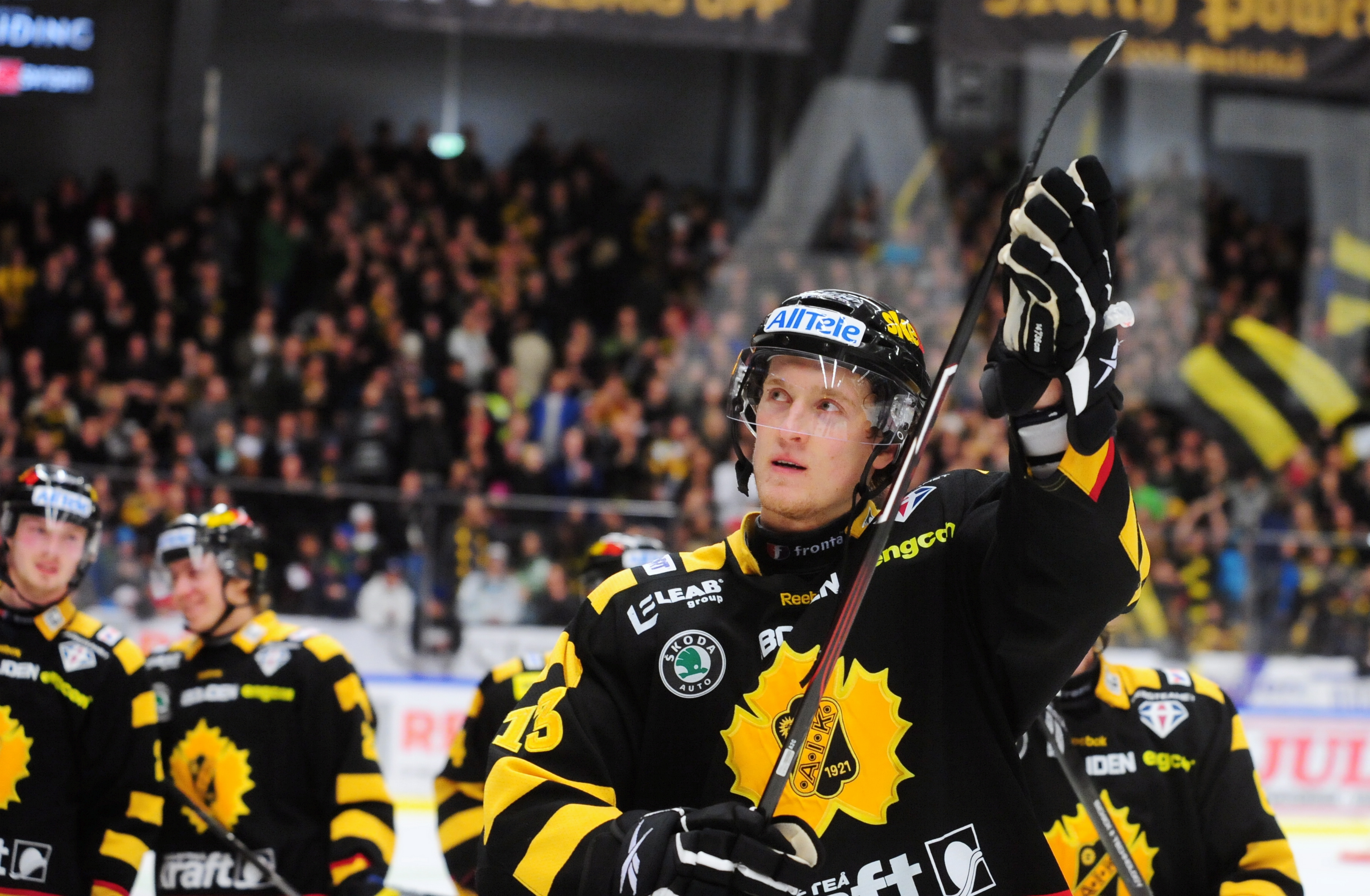 Trots att det var stor fest i Skellefteå under söndagskvällen är det mycket som talar för att det blir än värre om de besegrar lokalkonkurrenten Luleå i semifinalserien. Trots att det var stor fest i Skellefteå under söndagskvällen är det mycket som talar för att det blir än värre om de besegrar lokalkonkurrenten Luleå i semifinalserien.