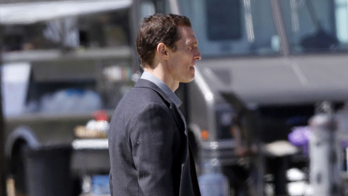 Matthew McConaughey i sin roll som detective Rust Cohle.