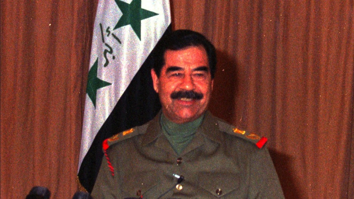 Abbas utvisades till Iran under Saddam Husseins styre i Irak.
