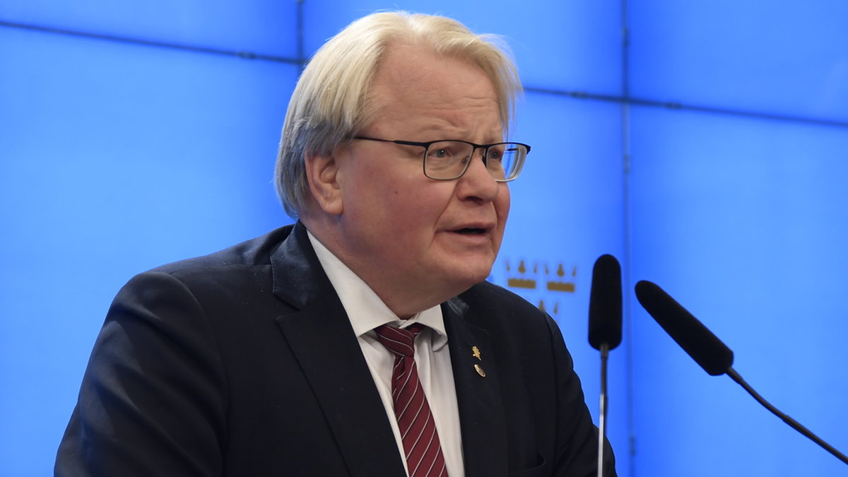 Socialdemokraternas försvarspolitiska talesperson Peter Hultqvist vill ha en gyllene aktie i Saab. Arkivbild.