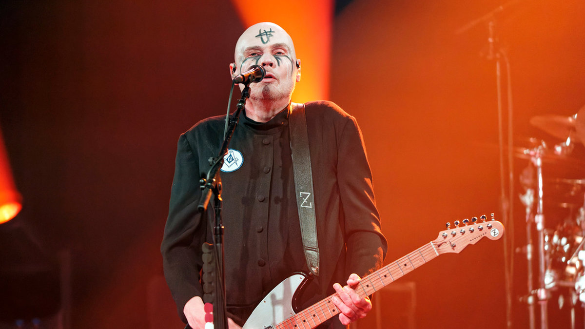 Billy Corgan, frontman för The Smashing Pumpkins, på scen i Chicago 2022. Arkivbild.