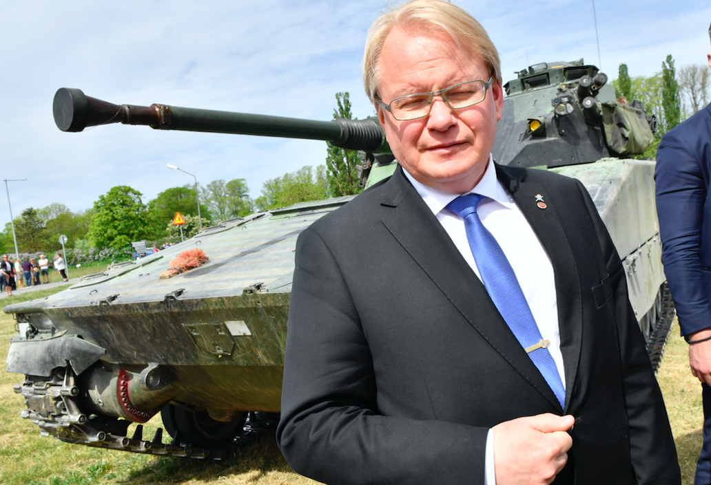 Försvarsminister Peter Hultqvist Försvarsminister Peter Hultqvist