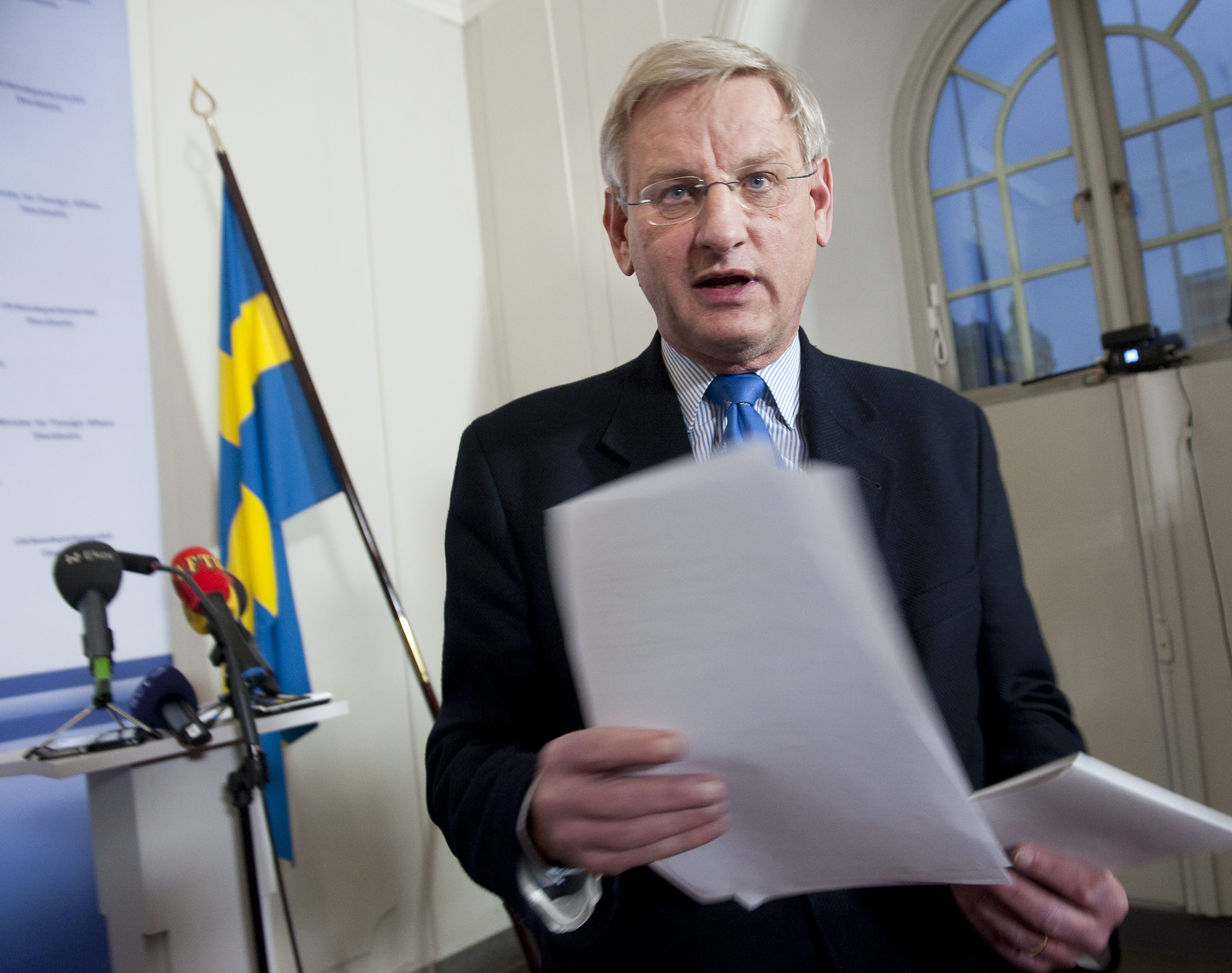 Det var första gången sedan de greps som utrikesministern Carl Bildt träffade journalisterna.