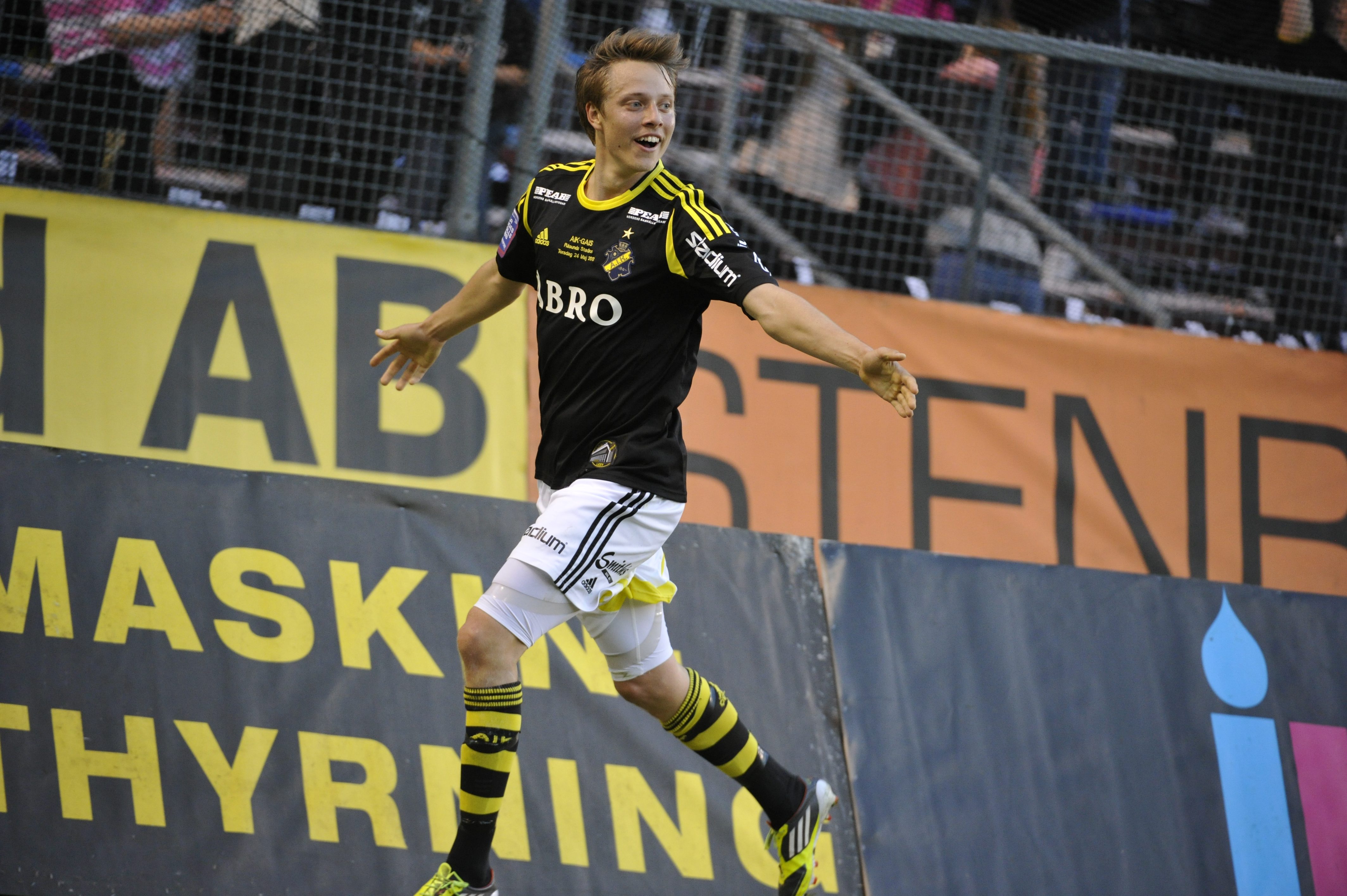 Viktor Lundbergs AIK går in i andra omgången och då är det antingen klubblag från Island eller Lichtenstein som väntar. 
