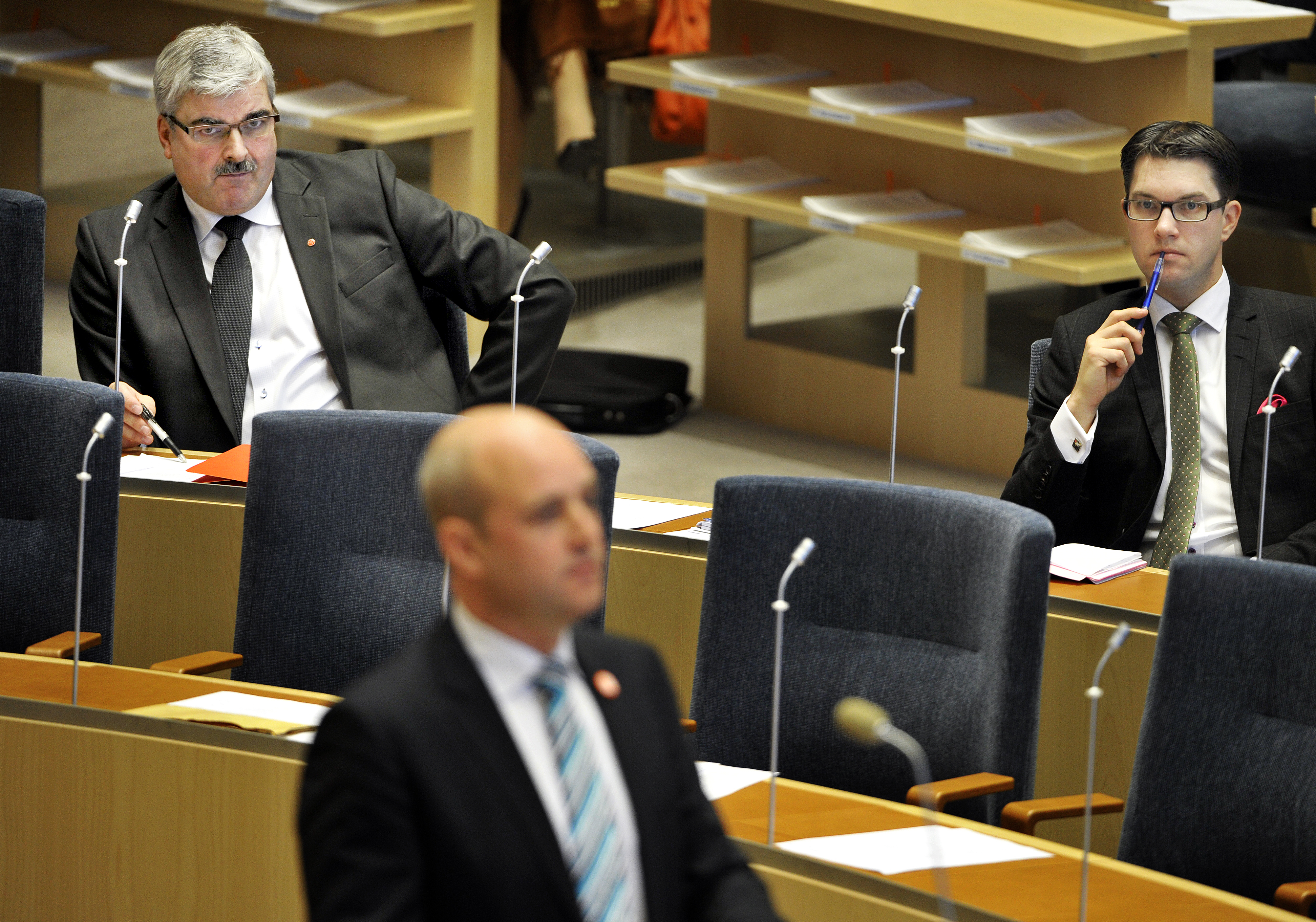 Juholt och Reinfeldt är välkomna, men inte Åkesson. 