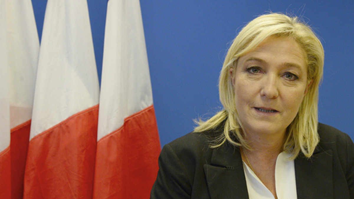 Paolo Roberto nämner även den franska högerextrema politikern Marine Le Pen som är partiledare för Front National.