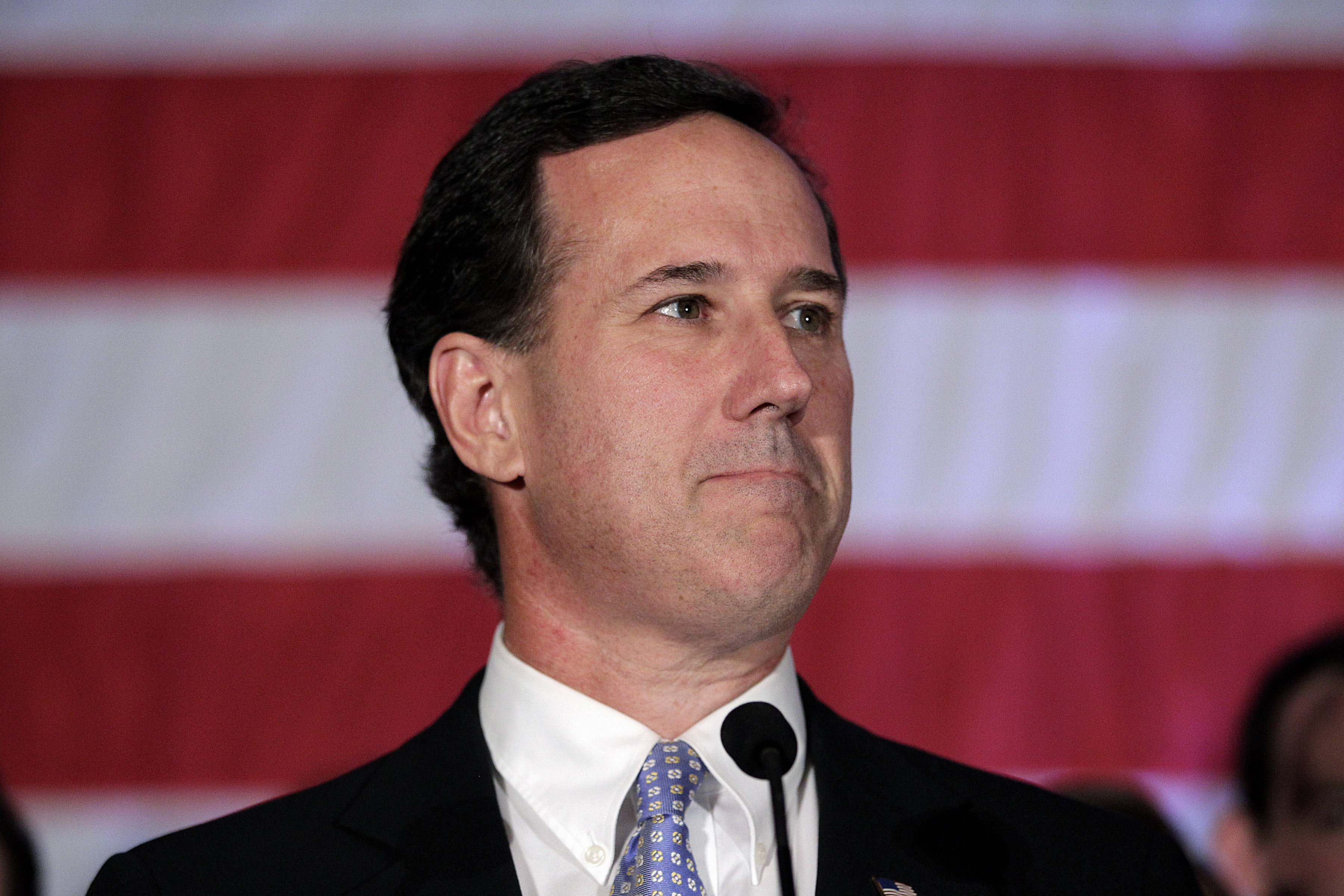 Rick Santorum beskyller Romney för att vara en republikansk Barack Obama och satsar nu i stället allt på sin hemstat Pennsylvania.