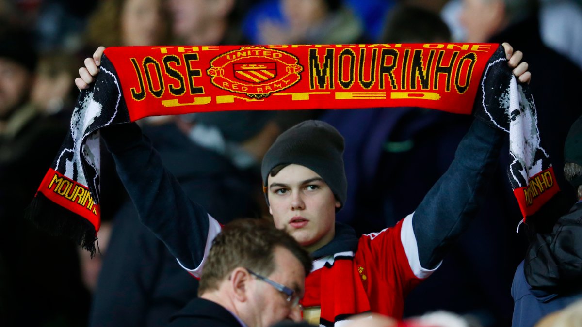 Det blir en återförening med gamle tränaren José Mourinho i Manchester.