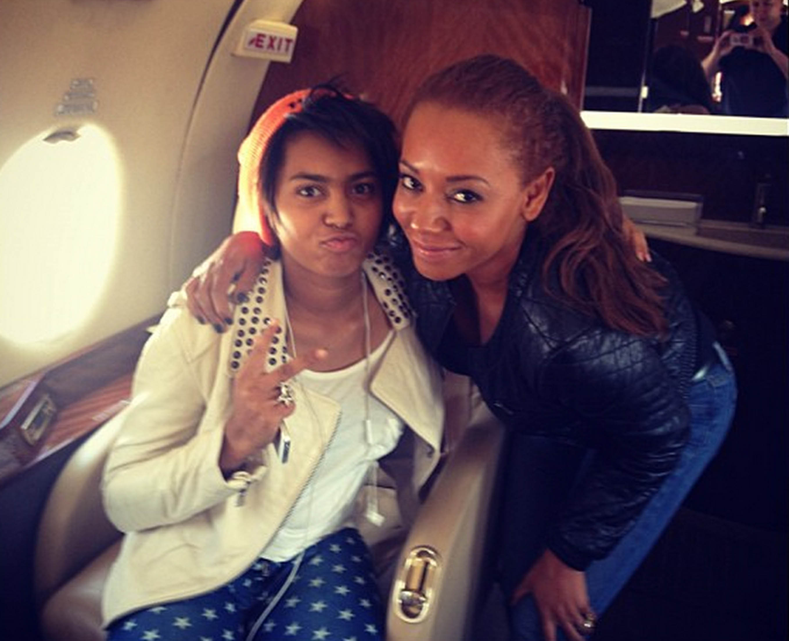 Mel B tillsammans med sin dotter. Mel B tillsammans med sin dotter.