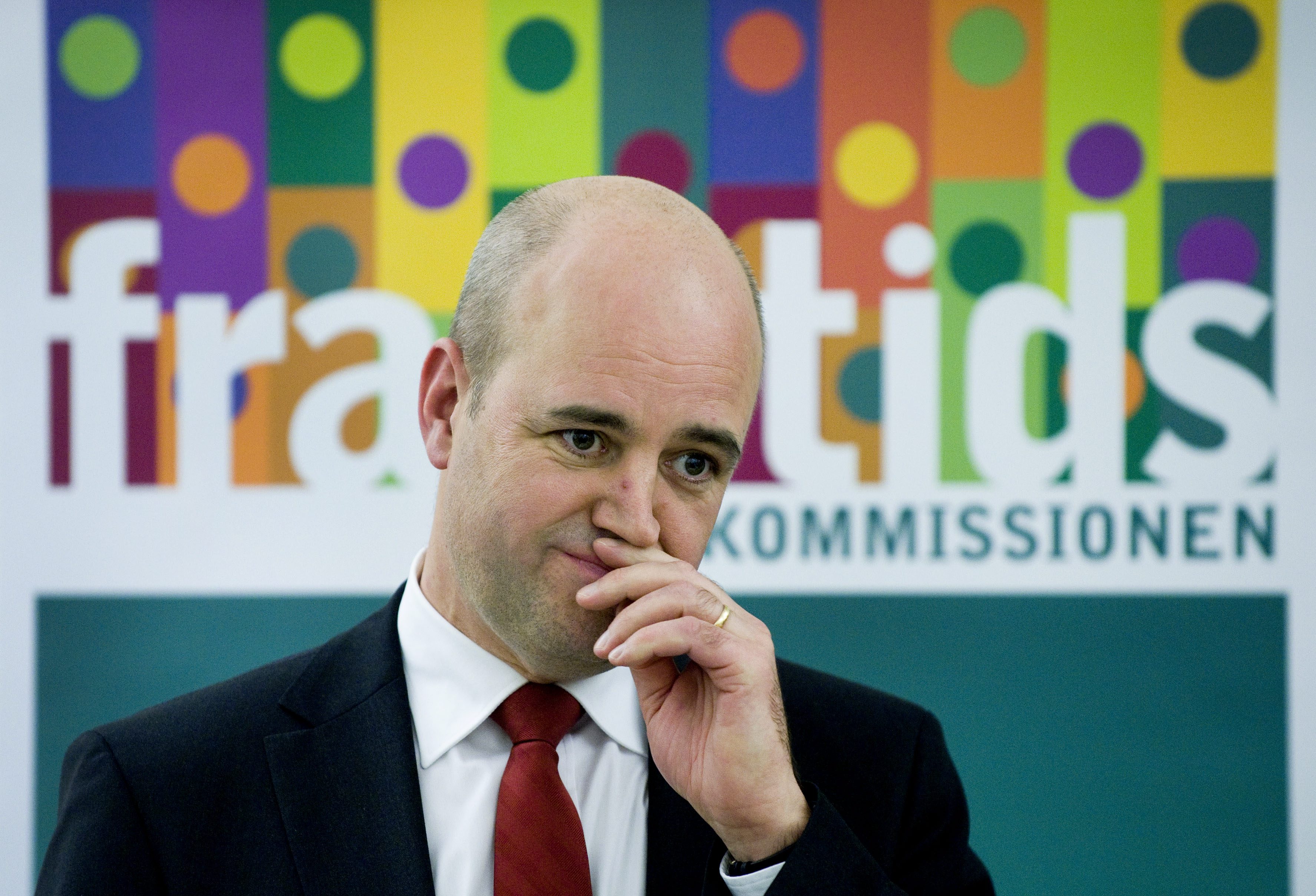 Reinfeldt snackade framtid. Sin tillsatte han en kommission för att ta reda på hur den framtiden bör se ut. 