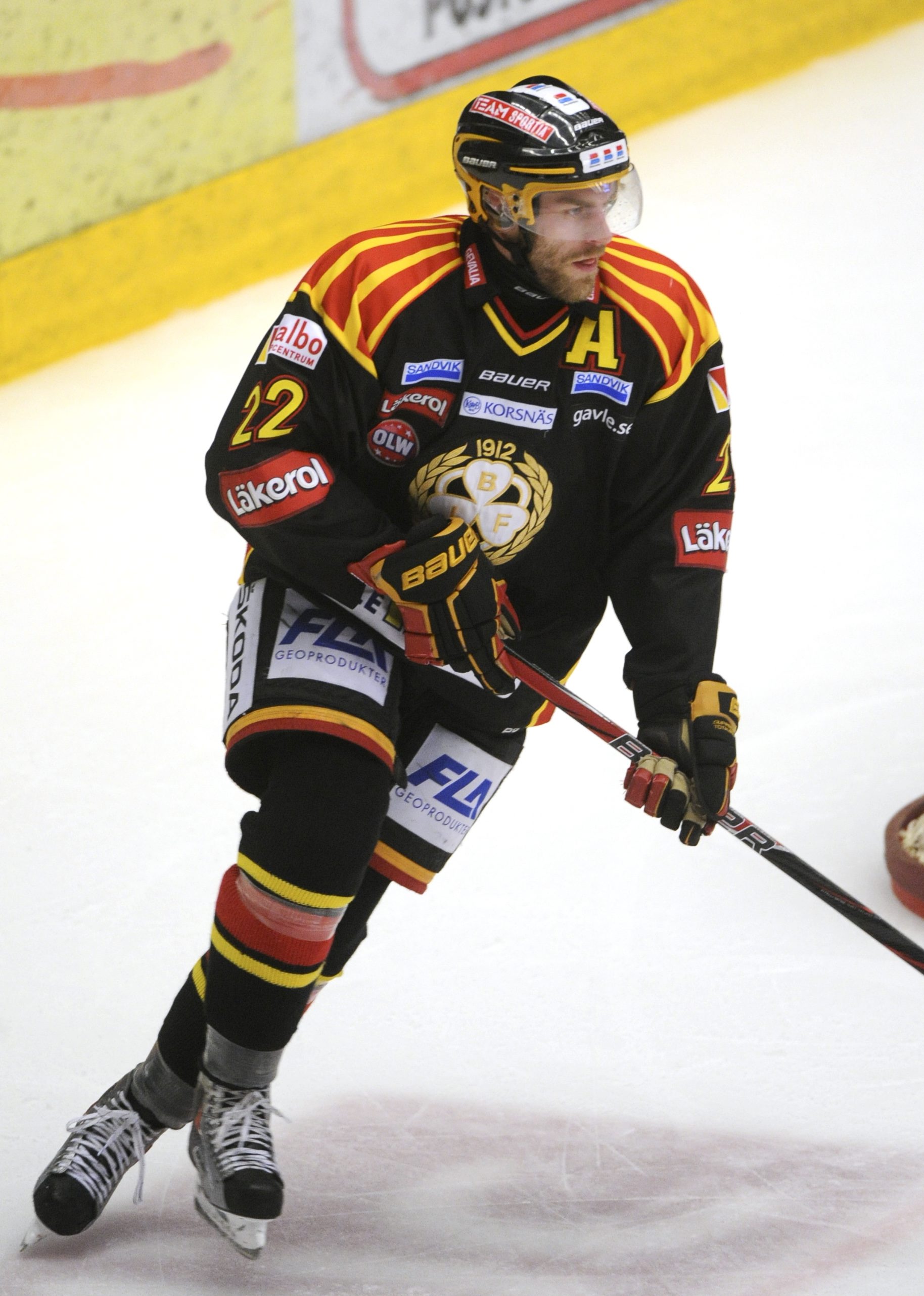 En back som inte är rädd för att gå in i närkamper är Brynäs Jörgen Sundqvist. 