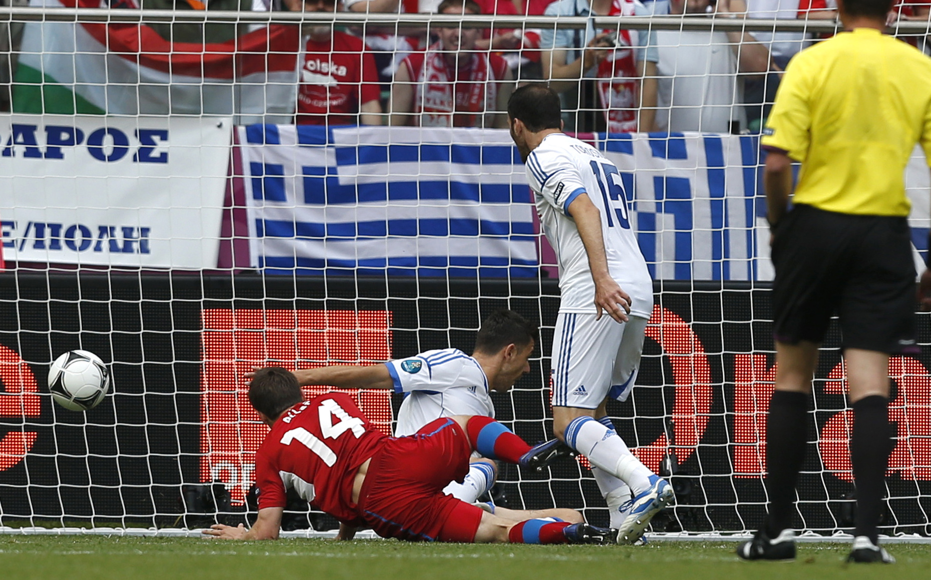 Vaclav Pilar gjorde 2-0 för Tjeckien i den femte minuten.