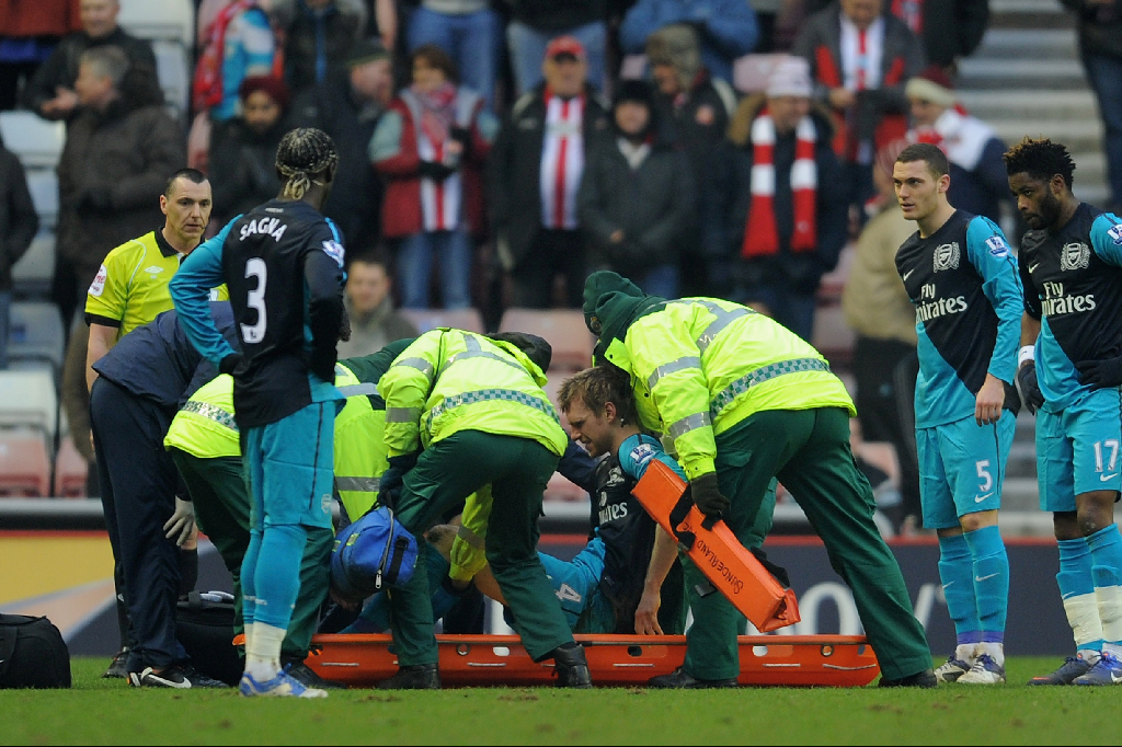 Mertesacker fick hela säsongen förstörd i Arsenal på grund av en fotskada som han ådrog sig i februari.