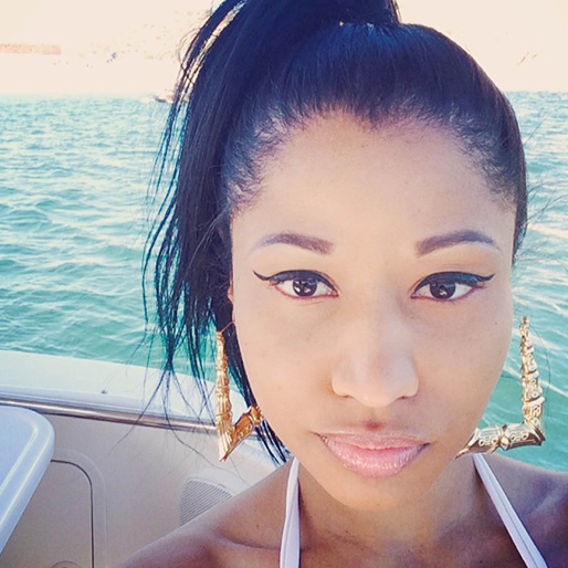 Nicki Minaj tog en selfie till havs. Nicki Minaj tog en selfie till havs.