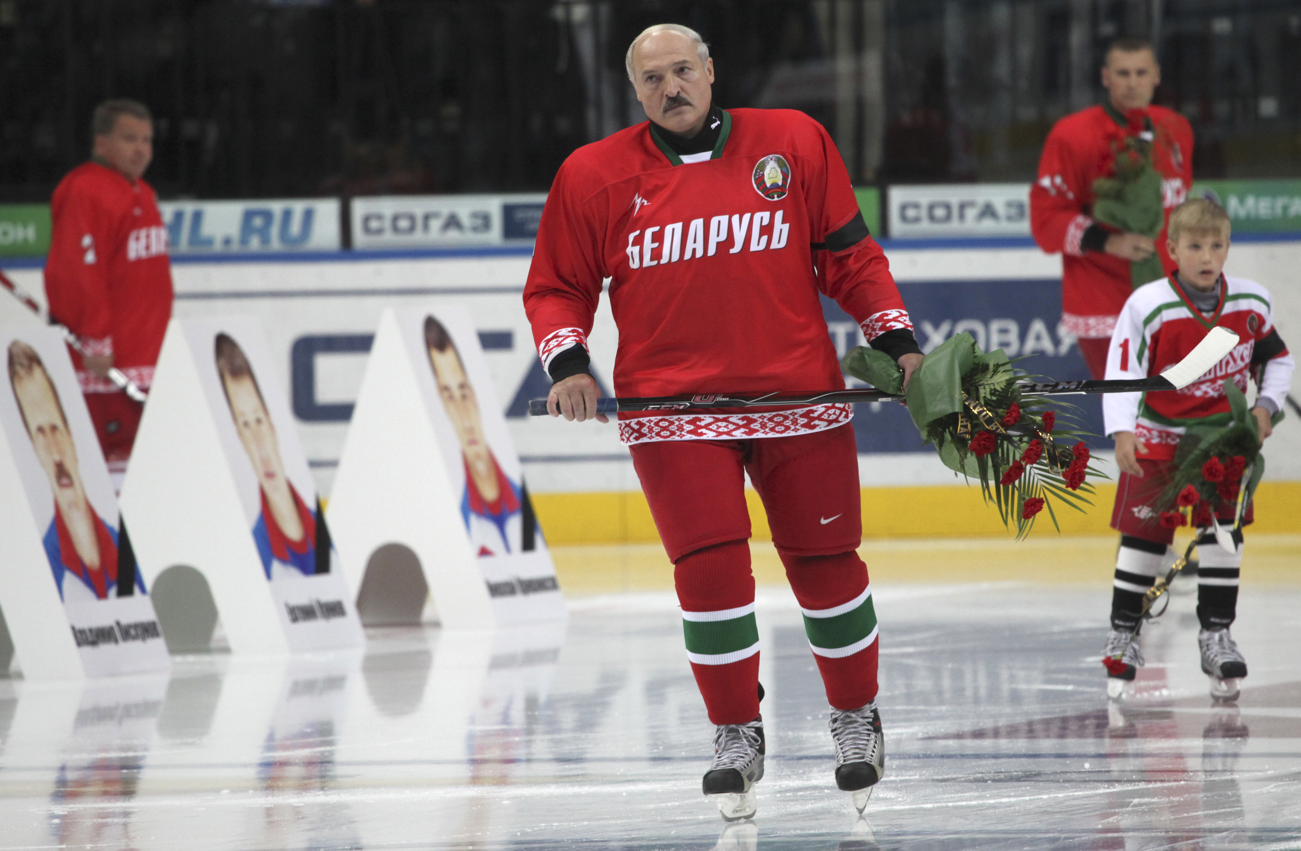 Vitryske presidenten Aleksandr Lukasjenko deltog också i ceremonin.