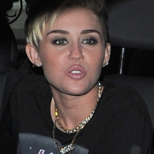 Nu berättar Miley Cyrus hur det egentligen ligger till. 