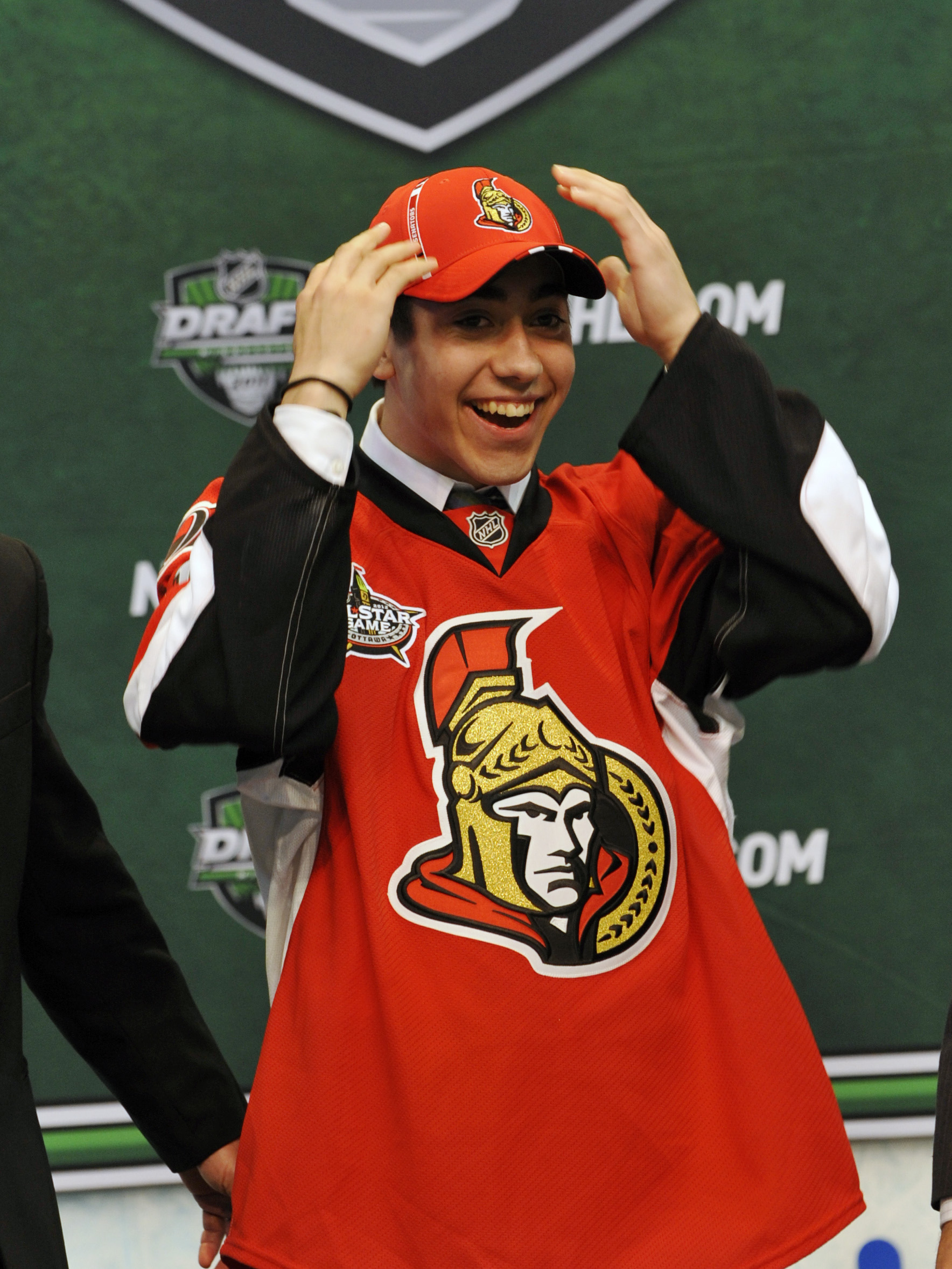 Så här glad blev Mika Zibanejad när han valdes som nummer sex i helgens NHL-draft.