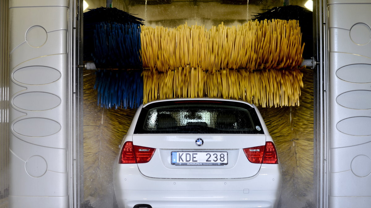 Rekommendationen är att tvätta bilen själv och inte i tvätthall.