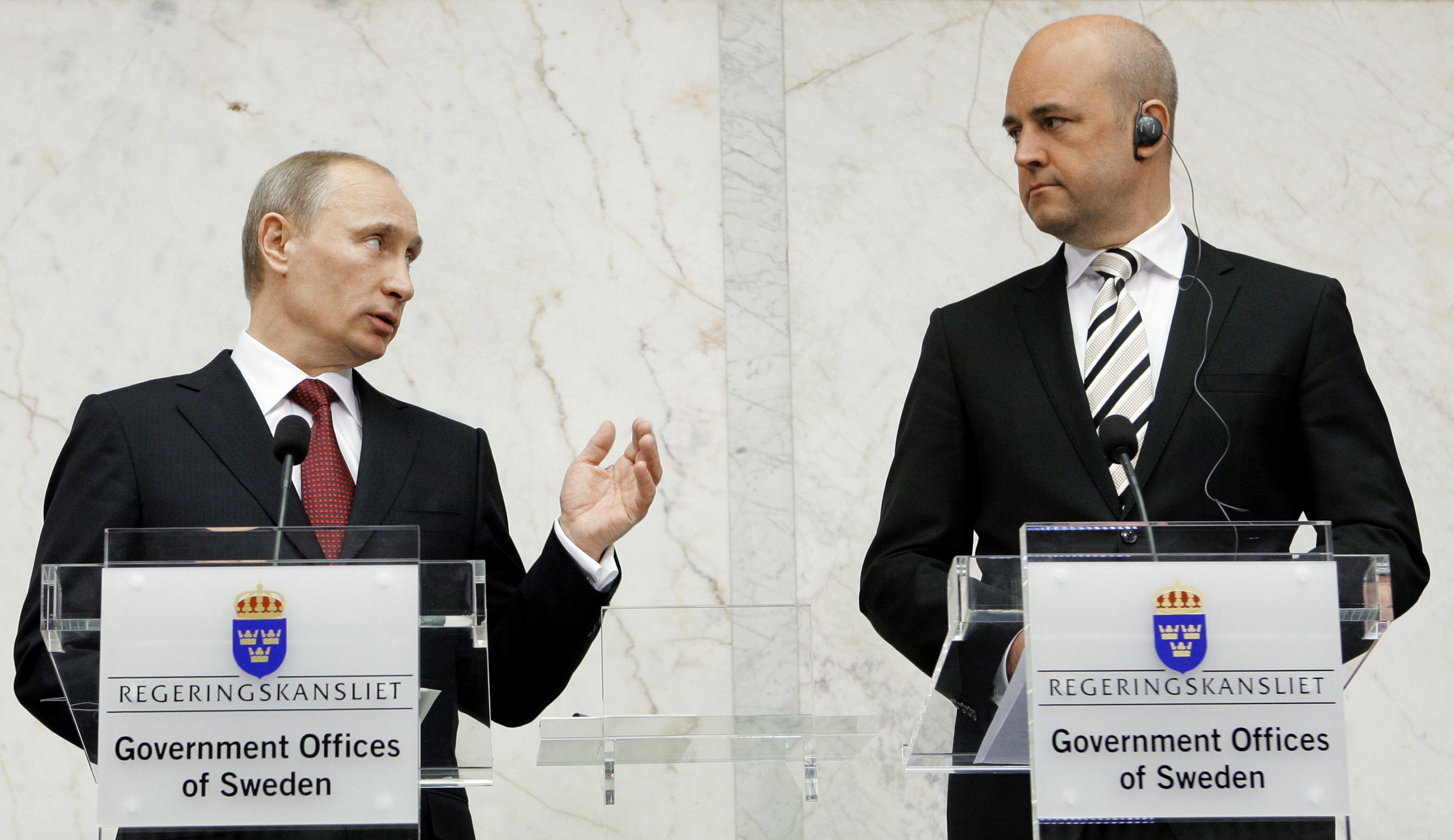 Med Putin (2011). Med Putin (2011).
