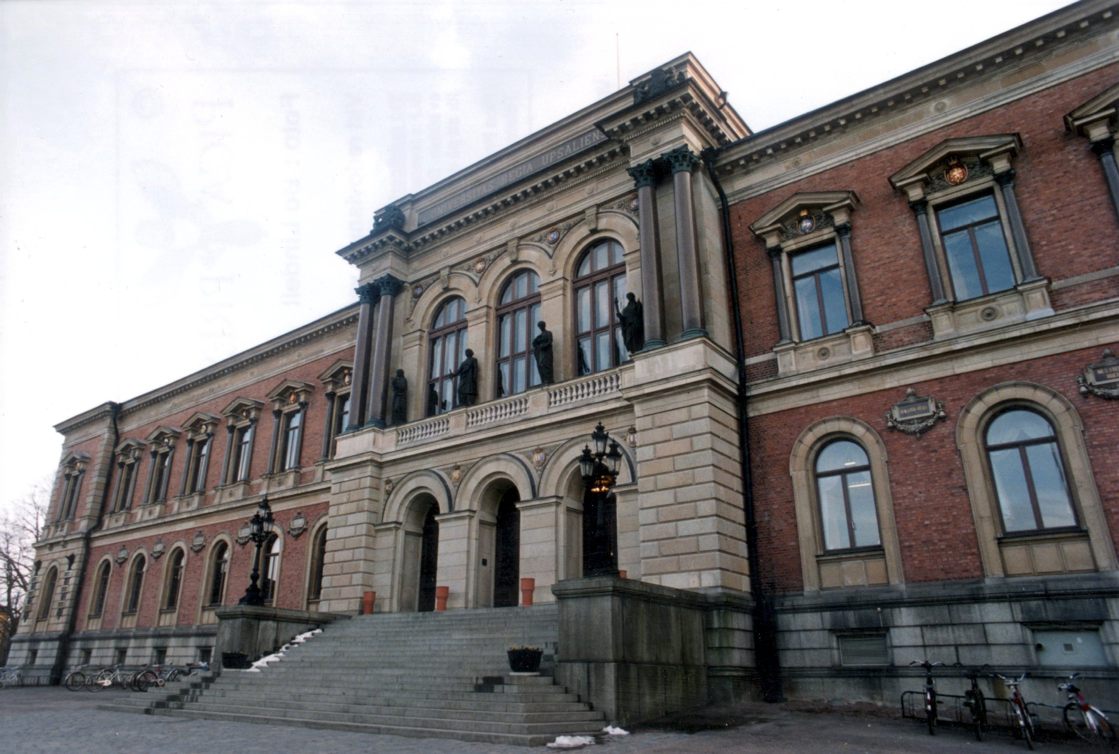 Uppsala universitet fick pengar från den libyske diktatorn. Mot att de fyllde ett rum med Den gröna  boken.