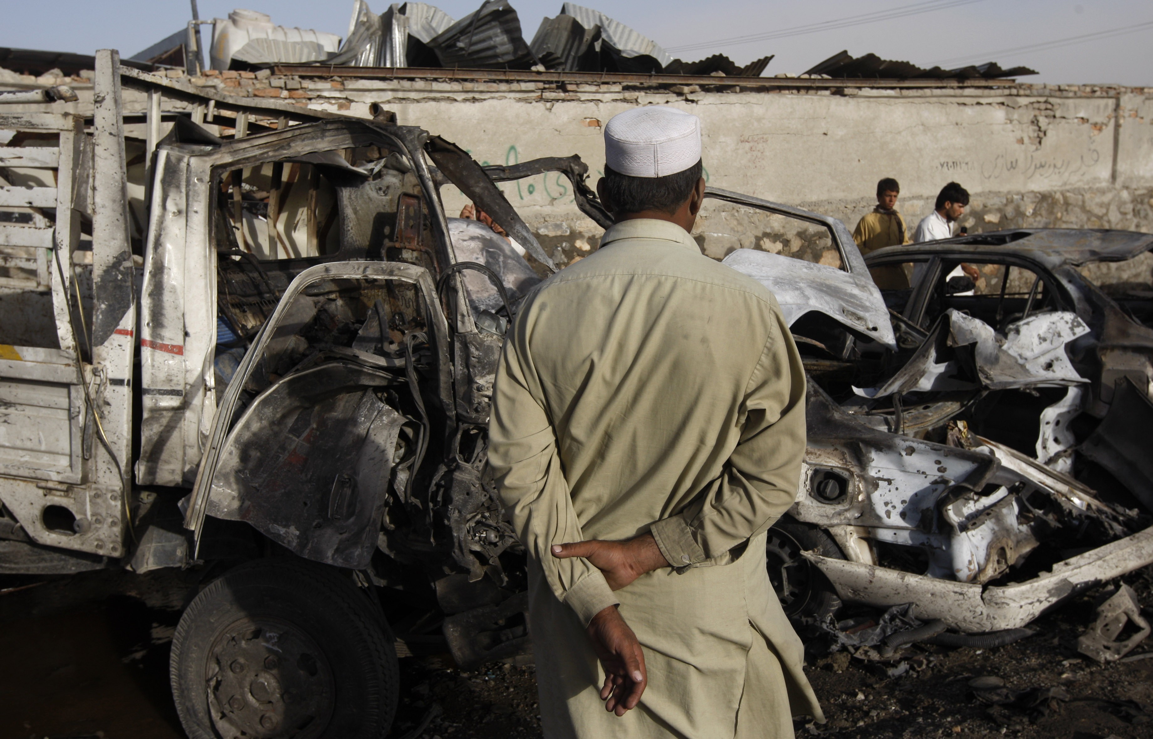 Brott och straff, Bomb, Kabul, Afghanistan, Självmordsbombare, sjukhus