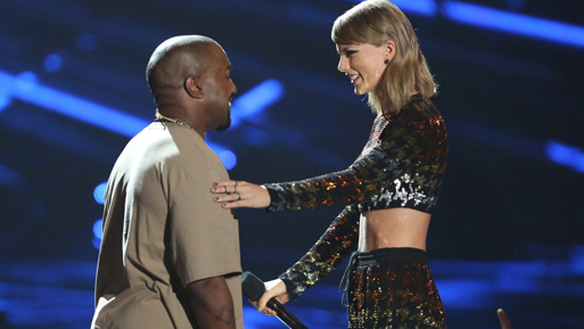 Popartisten Taylor Swift tar avstånd från textinnehållet i en av rapparen Kanye Wests nya låtar.