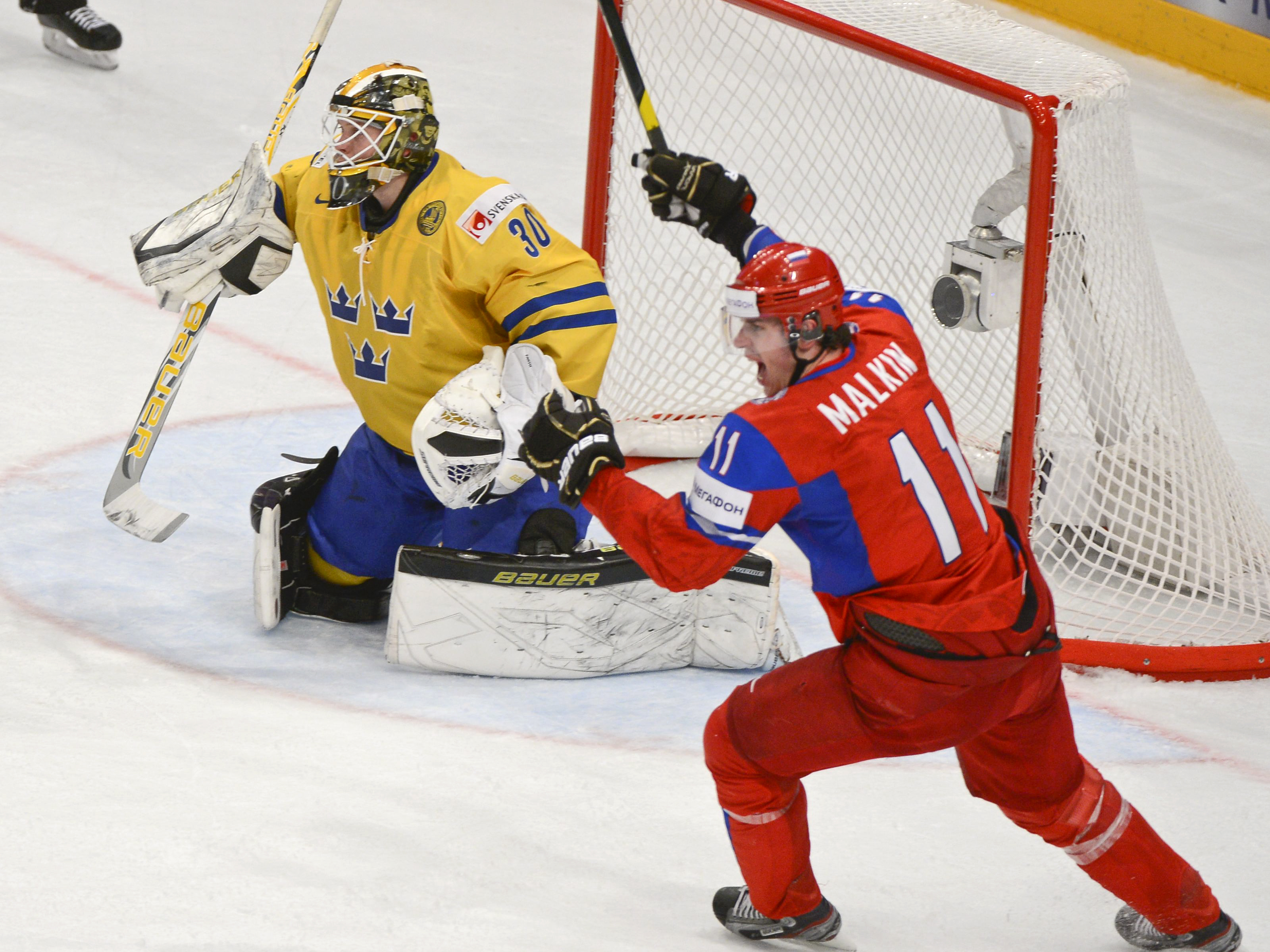 Jevgenij Malkin blev stor matchvinnare för Ryssland med sina tre mål.