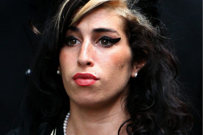 Amy Winehouse, Tjuv, Inbrott, Död