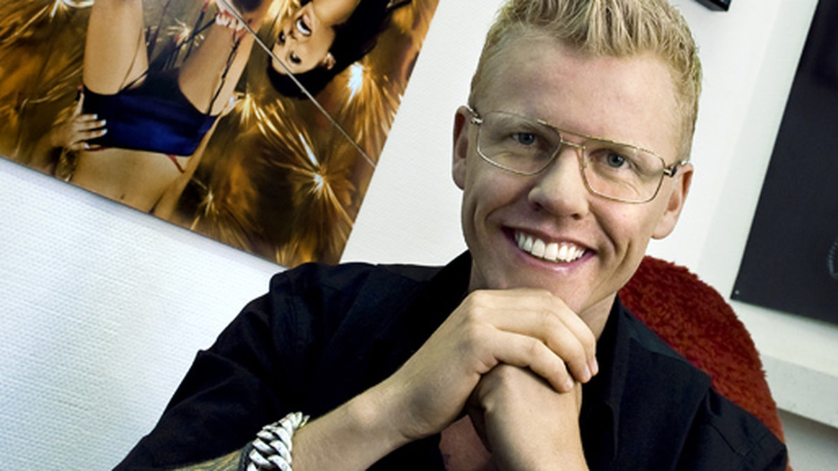 Bingo Rimer har snyggt gjorda tatueringar anser Erik Lööf. 