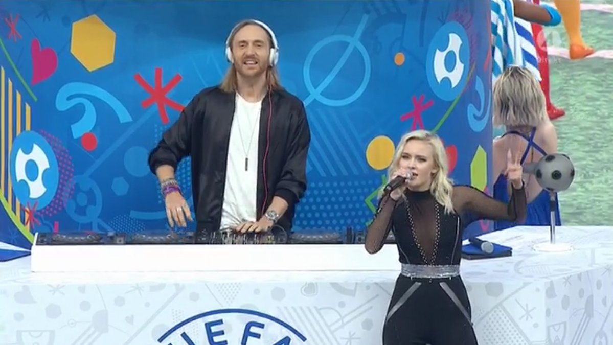 Zara Larsson uppträdde med David Guetta på invigningen av EM. 