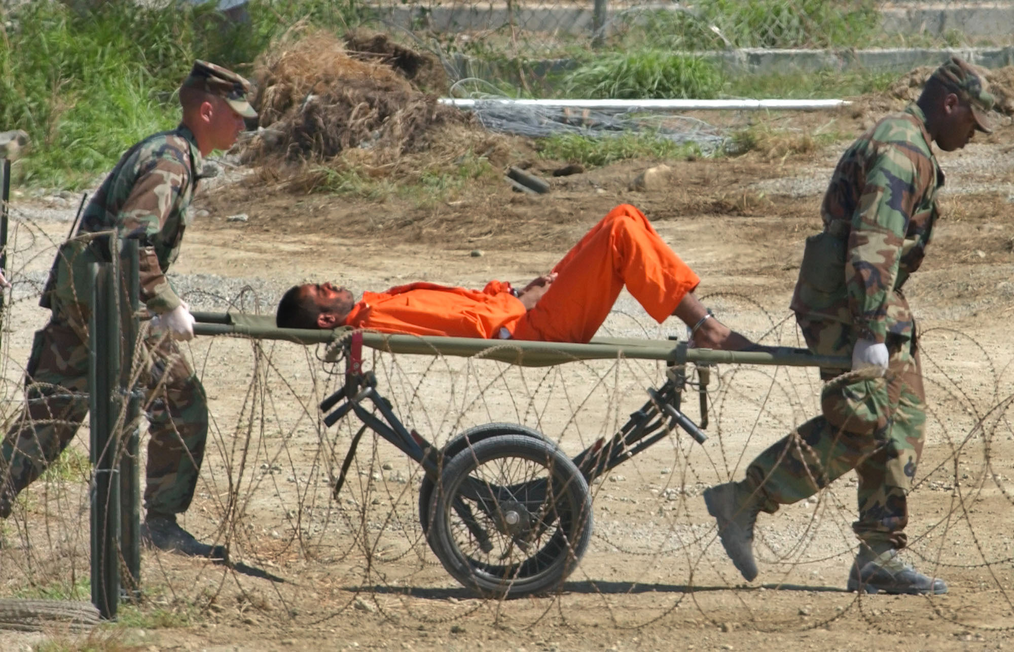 Fångarna på Guantanamo fängslas utan någon rättegång eller formella anklagelser för brott. 